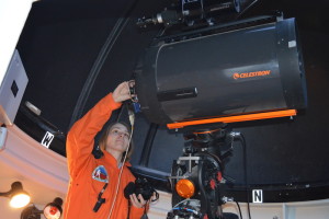 MuskObservatory_011216_Crew_Astronomer_on_duty