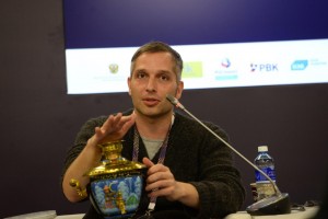 Professor Philipp Khaitovich and his samovar-for-a-brain artifact.