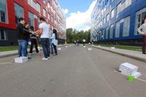 Teaching assistants prepare the ground for one of the Quick Success challenges.