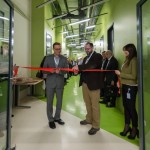 Prof. Bialek and Prof. Alexander Ustinov, Associate Director of the Skoltech Center for Energy Systems, cut the ribbon of the new Smart Grids Lab.