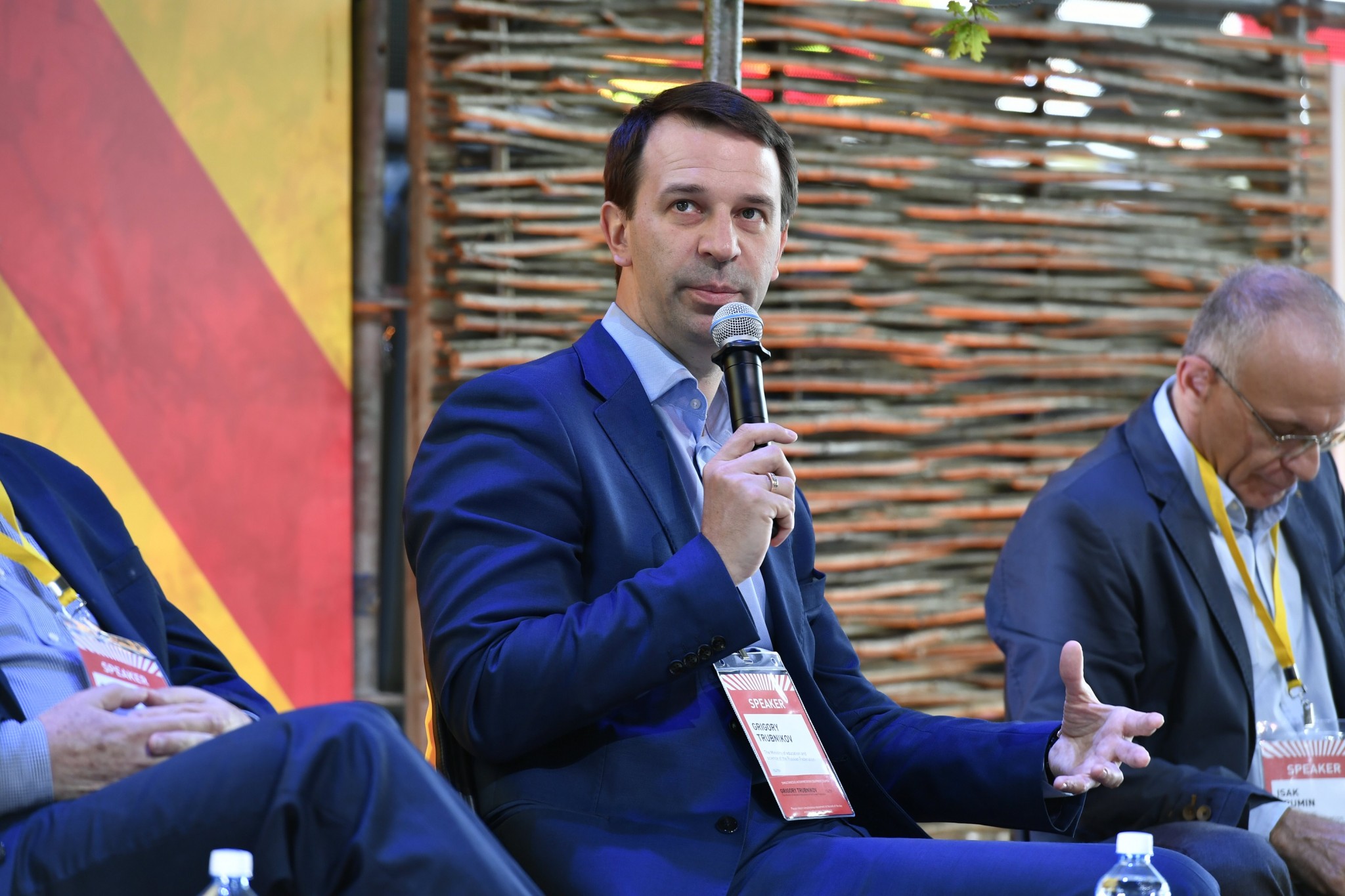 Russian Deputy Education Minister Grigory Trubnikov speaks to a crowd of education enthusiasts at the Startup Village.