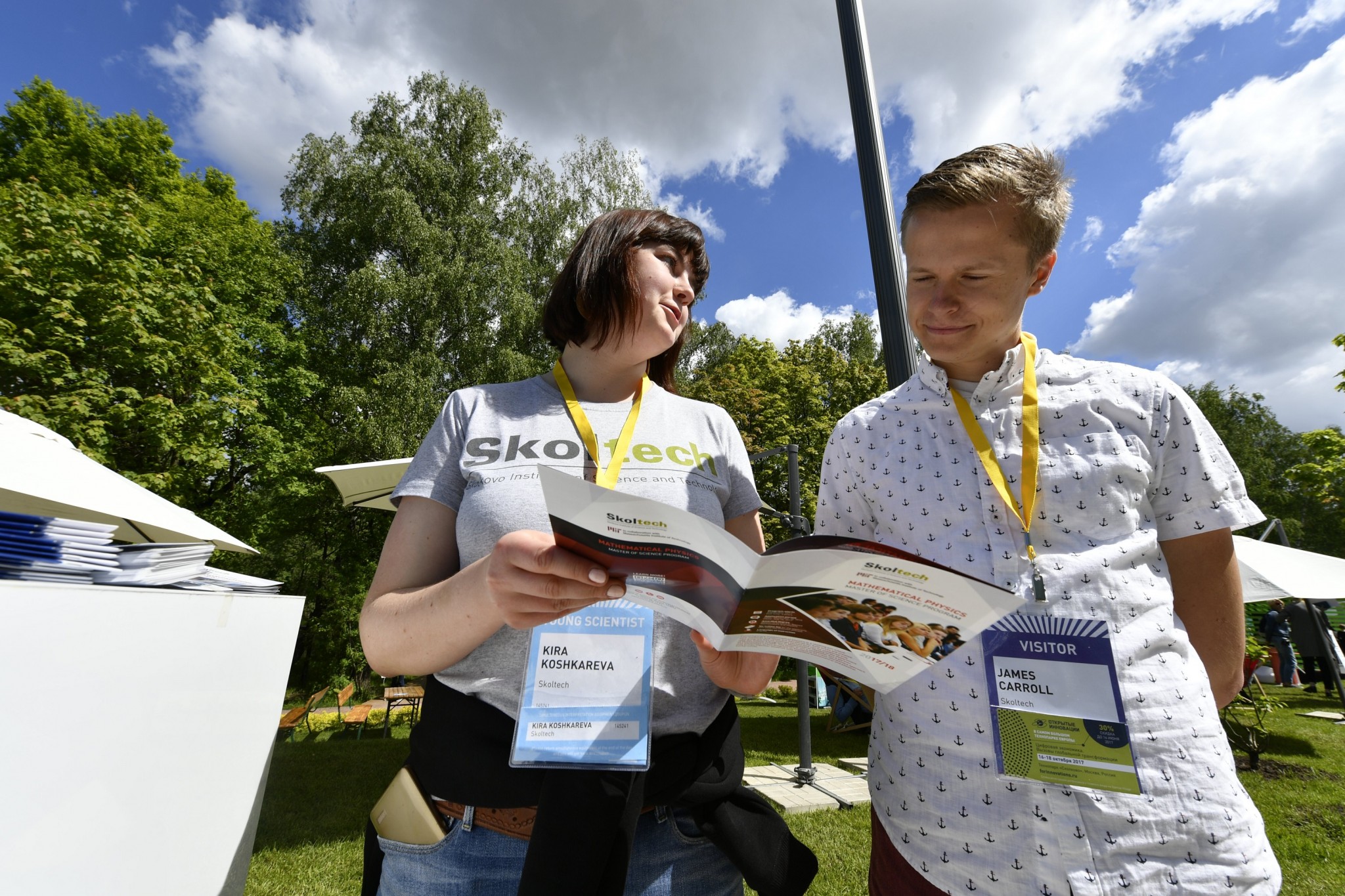 A Skoltech student shares information about the institute's course offerings during the Startup Village.
