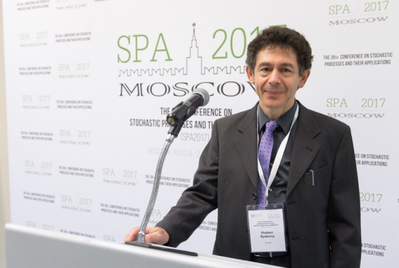 Владимир Спокойный, профессор Сколтеха, открыл конференцию SPA-2017, со-организатором которой он является 