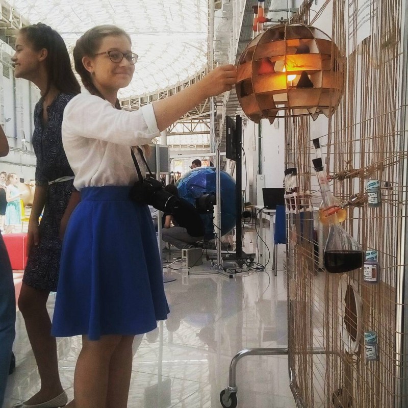 A Sirius student works on her lamp. Photo: Anton Krotov // Skoltech. 