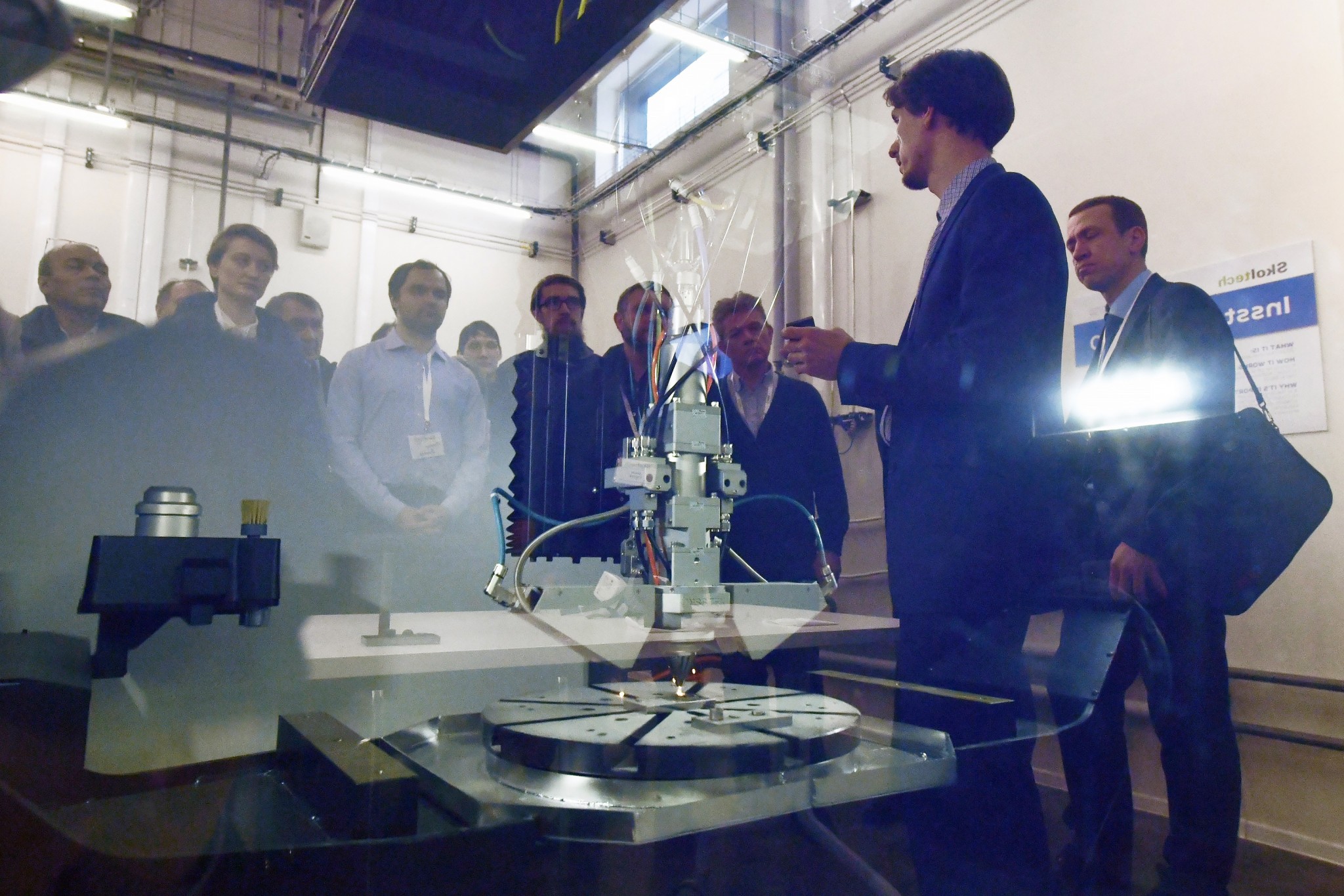Visitors tour the institute's new Additive Manufacturing Laboratory. Photo: Skoltech.