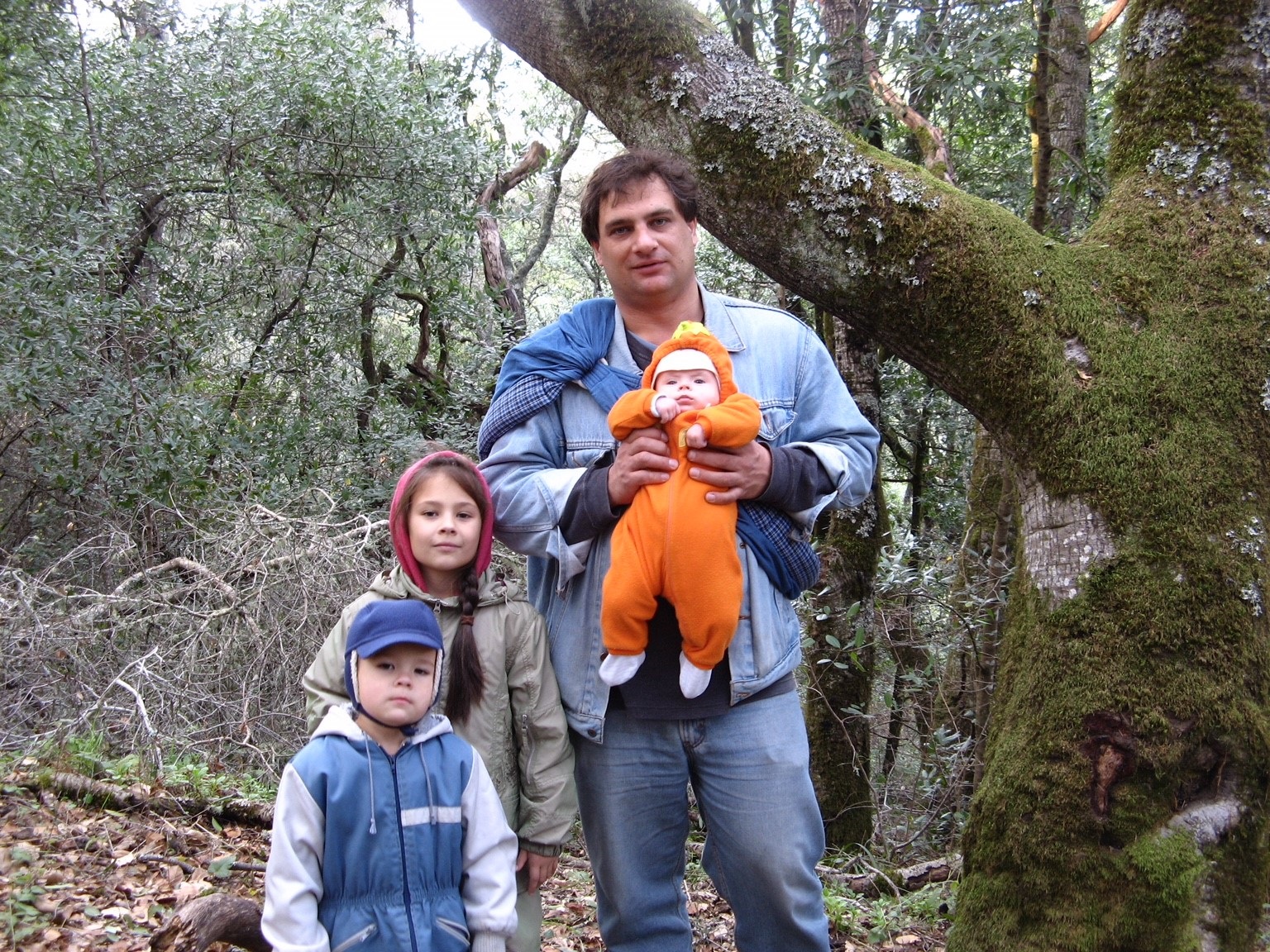 Papatsenko and his three youngest children. Photo: Papatsenko family.