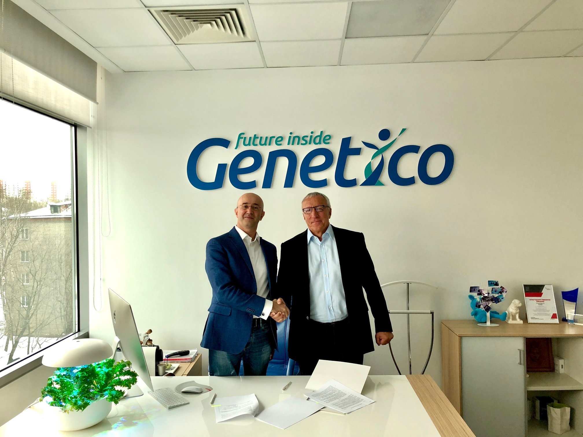 President of Genetico Artur Isaev (left) and Skoltech President Alexander Kuleshov pictured at the signing event. Photo: Skoltech.