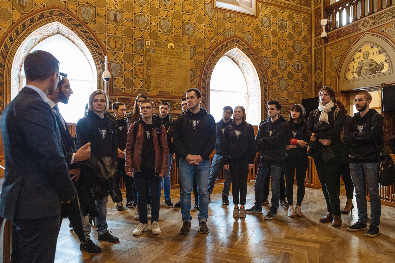 Talking with the minster – Skoltech students and Nuland team with Fabio Righi, the Minister of Industry and Technological Research, At the parliament of the Republic of San Marino