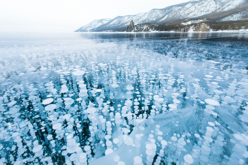 Замерзшие пузырьки метана © iStock