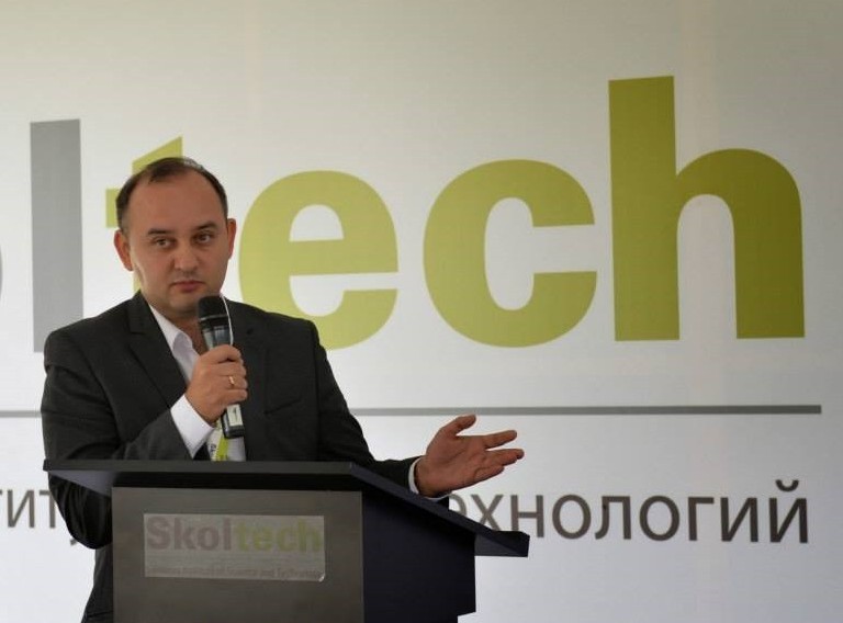 Dmitry Pebalk – Manager of Skoltech Innovation Program gives a talk  “Selection results of new projects” 