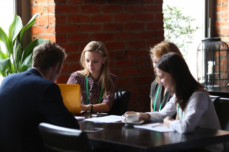 Skoltech Space program students chat with Anthony Wicht, Space Consultant