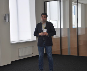 Alexei Sitnikov, Skoltech’s Vice-President for Institutional and Resource Development, who welcomed the experts and participants in the institute.