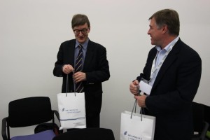 At the end, Prof. Dr. Wiestler exchanged gifts with Prof. Dr. Keith Stevenson, Provost of Skoltech.
