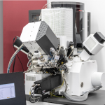 Helios G4 Plasma FIB Uxe Dual beam scanning electron microscope